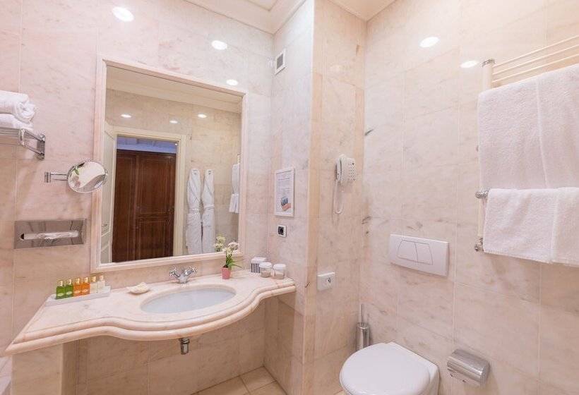 اتاق لوکس با چشم‌انداز دریا, Grand Hotel San Pietro Taormina
