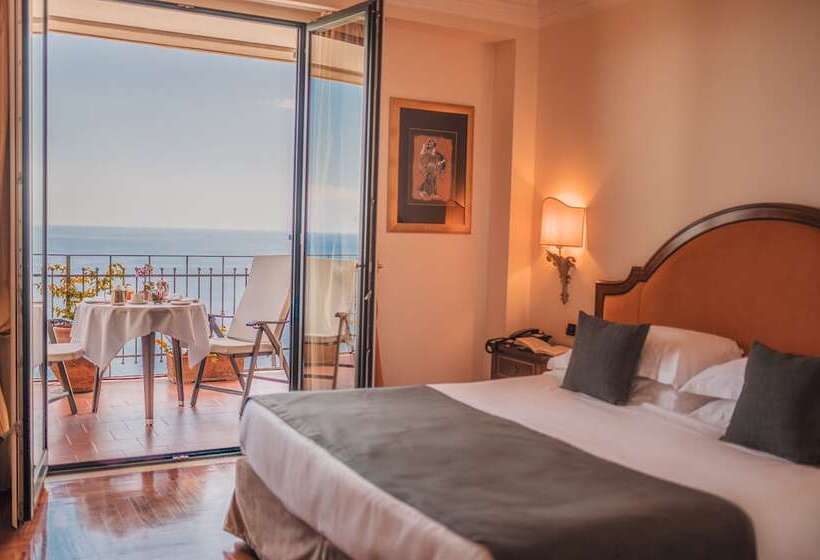 اتاق لوکس با چشم‌انداز دریا, Grand Hotel San Pietro Taormina