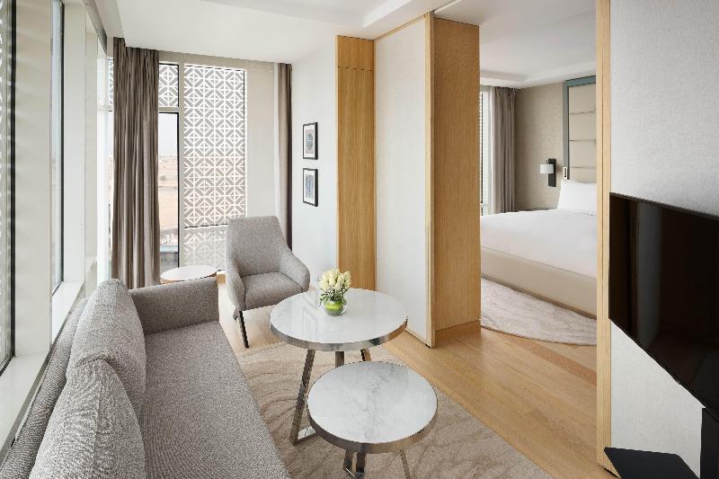 Полулюкс Клуб, Crowne Plaza   Jeddah Al Salam, An Ihg