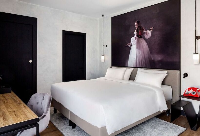 اتاق استاندارد, Radisson Red Madrid