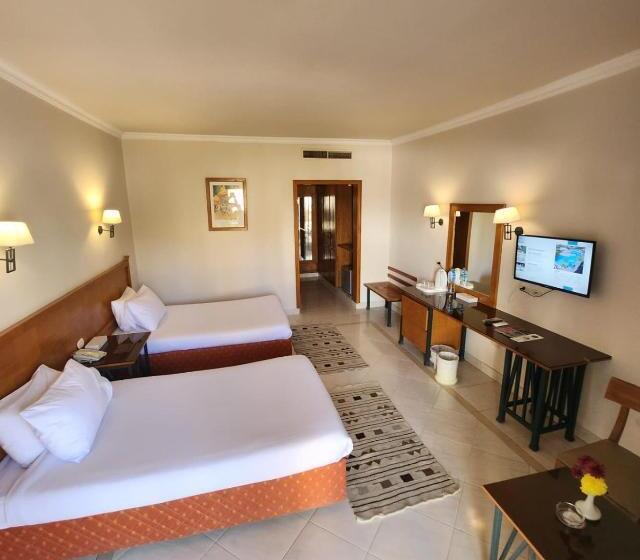חדר סטנדרט נוף לגינה, Regina Resort And Aqua Park Hurghada
