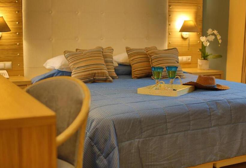 Апартаменты 2 Спальни, Dolphin Bay Family Beach Resort