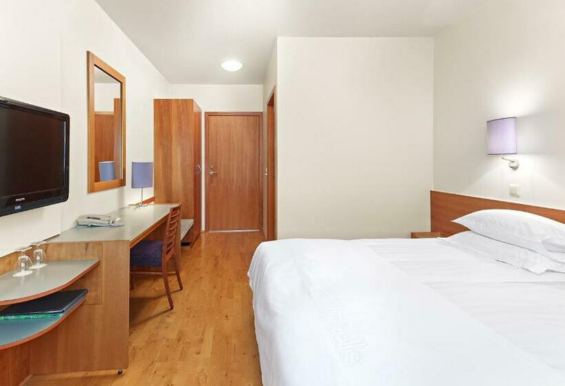 اتاق استاندارد با تخت بزرگ, Hérað   Berjaya Iceland Hotels