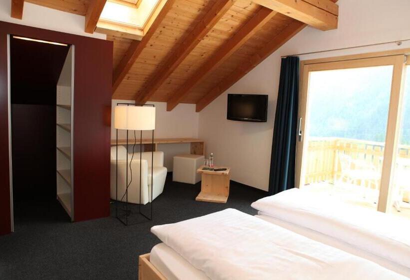 Номер Superior с Балконом, Schorta S Hotel Alvetern
