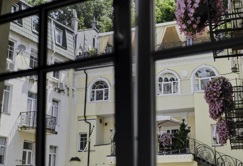 סוויטת ג'וניור, Vozdvyzhensky Boutique
