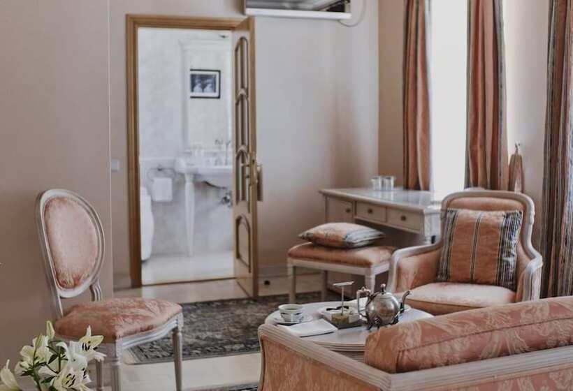 סוויטה, Vozdvyzhensky Boutique