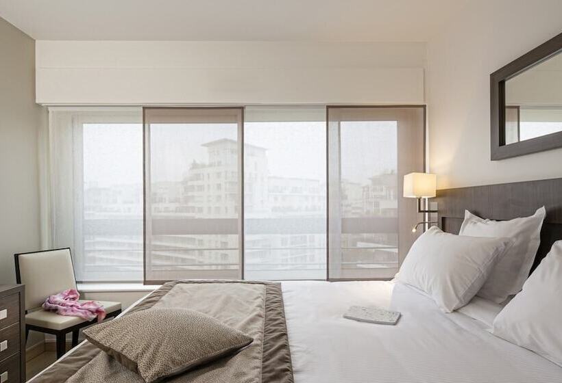 Студио Executive, Residhome Courbevoie La Défense