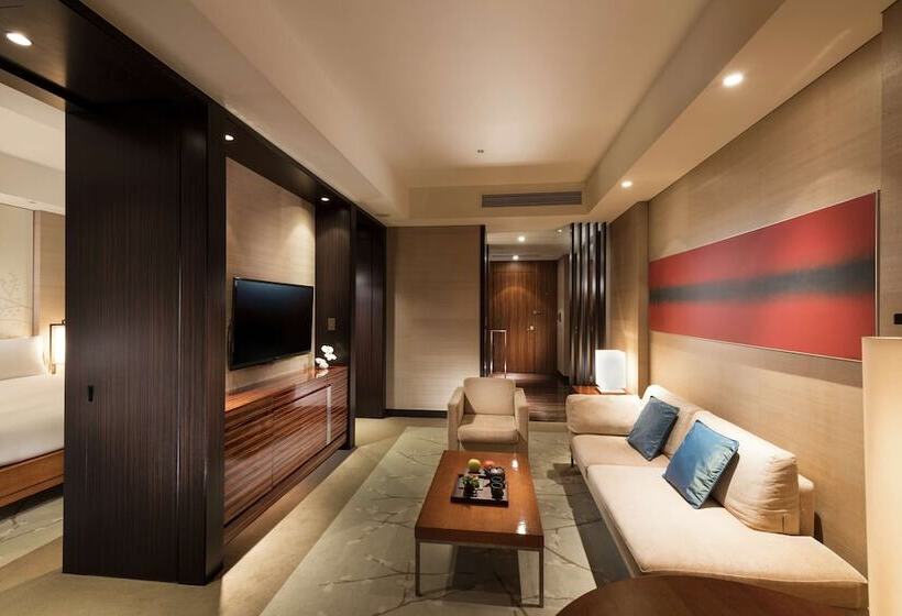 سوئیت با چشم‌انداز, Conrad Tokyo
