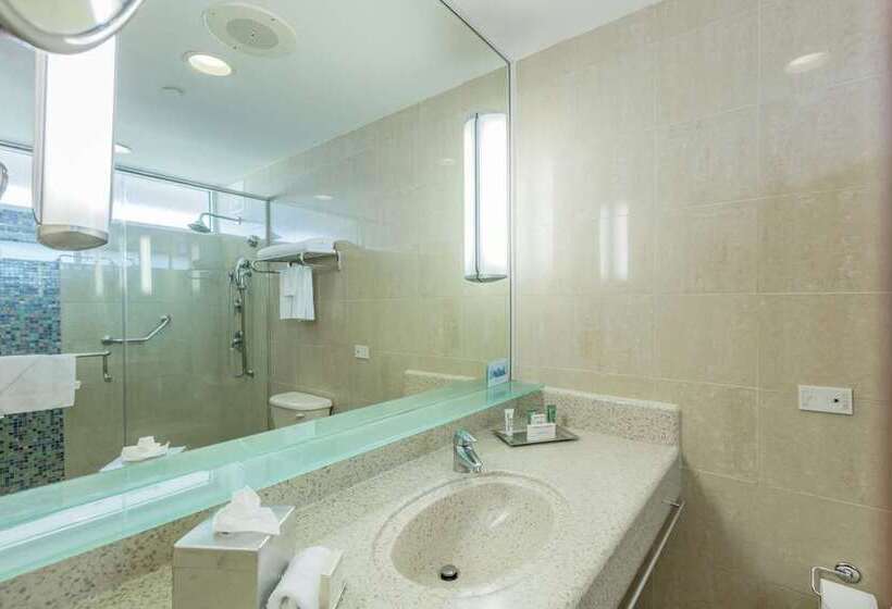 Quarto Estandar Cama King, Conrad Tokyo