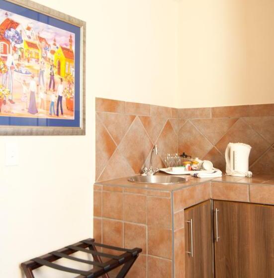 Стандартный Номер Нижний Этаж, Overmeer Guest House