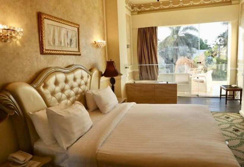 سوییت خانوادگی, Paradise Inn Beach Resort
