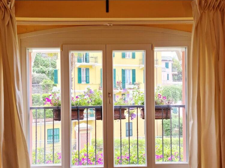 جناح جونيور, Canali, Portofino Coast