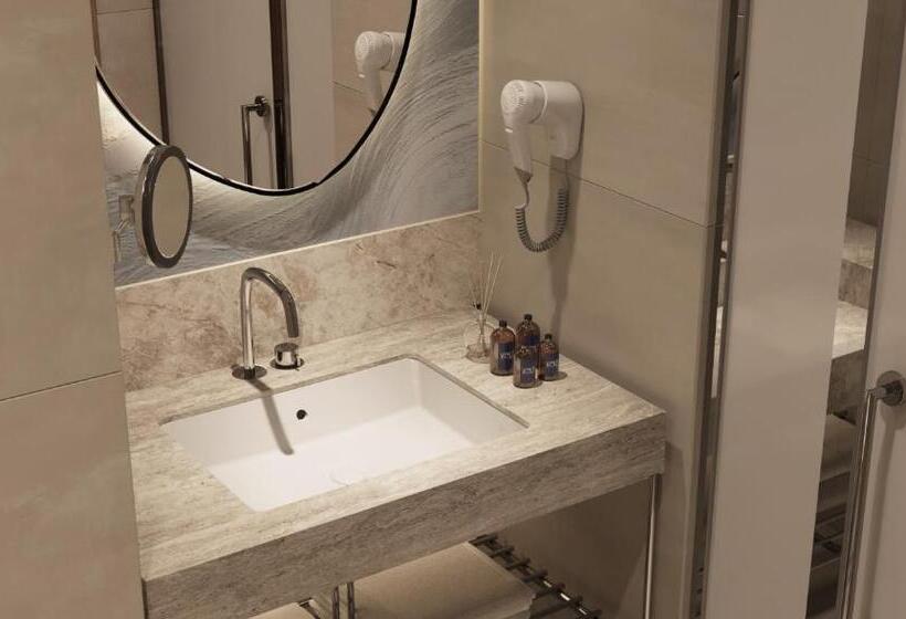 سوییت خانوادگی, Kolin Hotel Spa & Convention Center