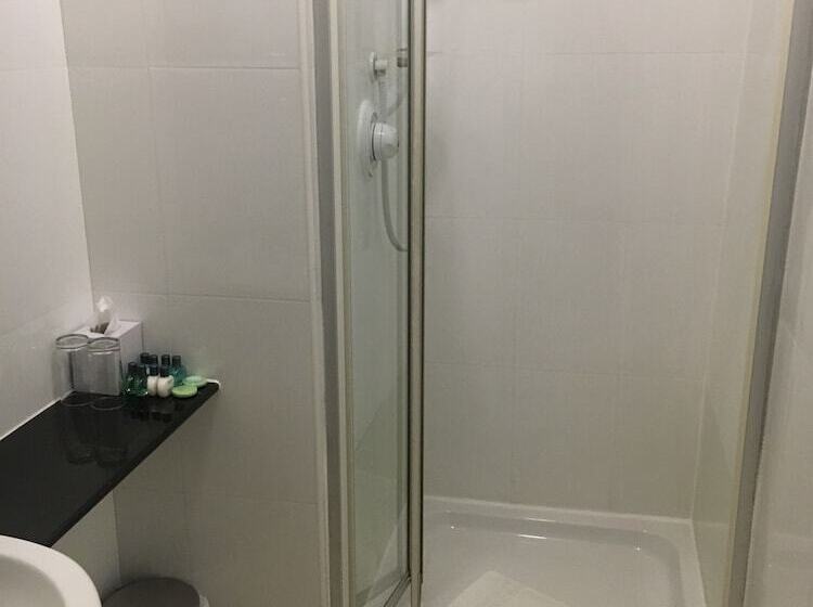 Номер Стандарт, Normanton Park Hotel, Sure Hotel Collection By Best Western