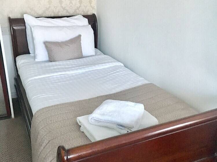 Номер Стандарт, Normanton Park Hotel, Sure Hotel Collection By Best Western