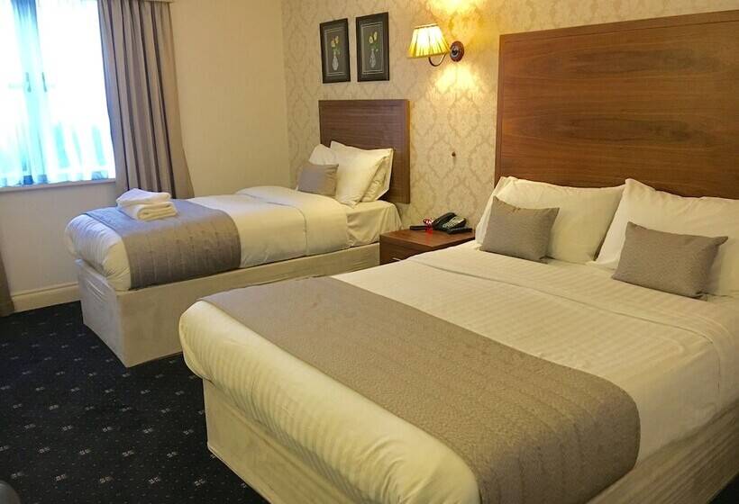 Номер Стандарт Вид на Озеро, Normanton Park Hotel, Sure Hotel Collection By Best Western
