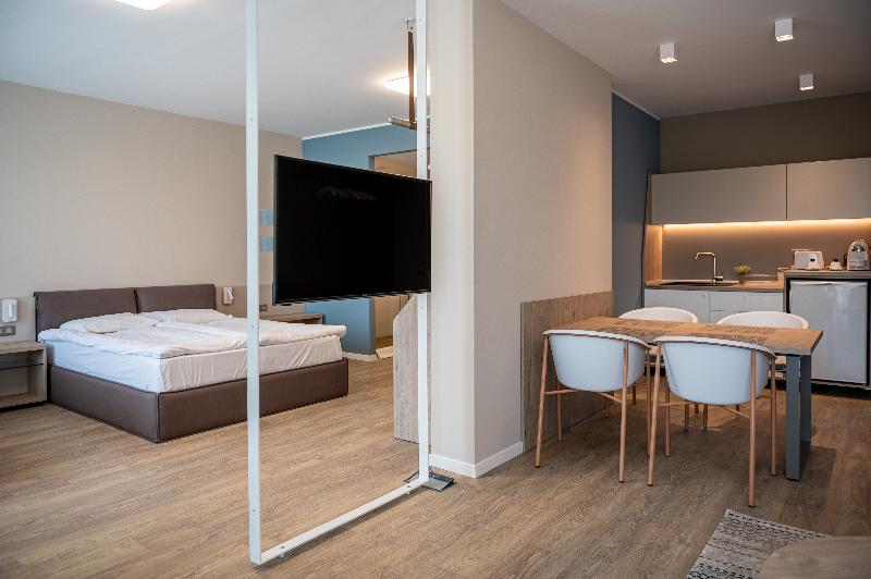 Люкс Deluxe Кровать Кинг, Romance Hotel And Family Suites
