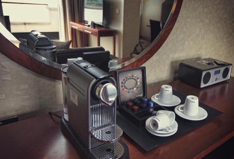 سوییت با چشم‌انداز دریا, The Quay Hotel And Spa