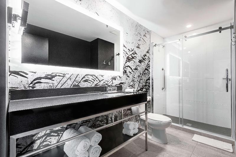 سوئیت با چشم‌انداز زمین گلف, Doubletree By Hilton Quebec Resort