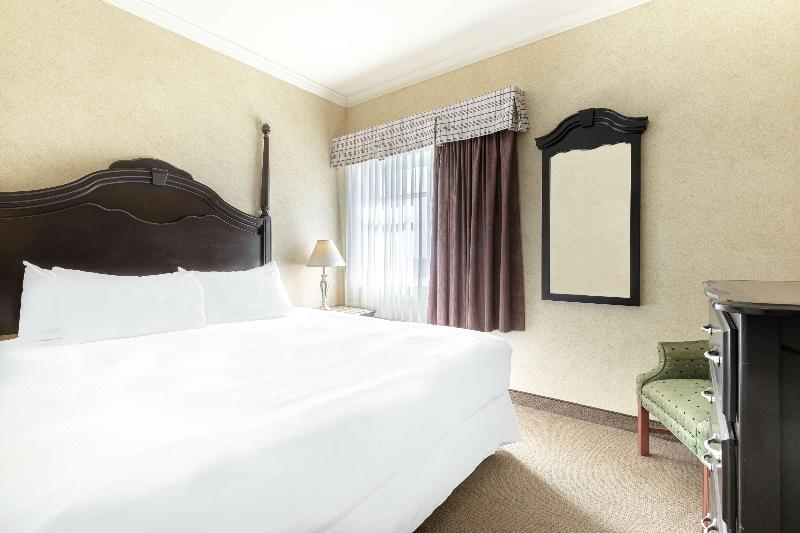 سوئیت با چشم‌انداز زمین گلف, Doubletree By Hilton Quebec Resort