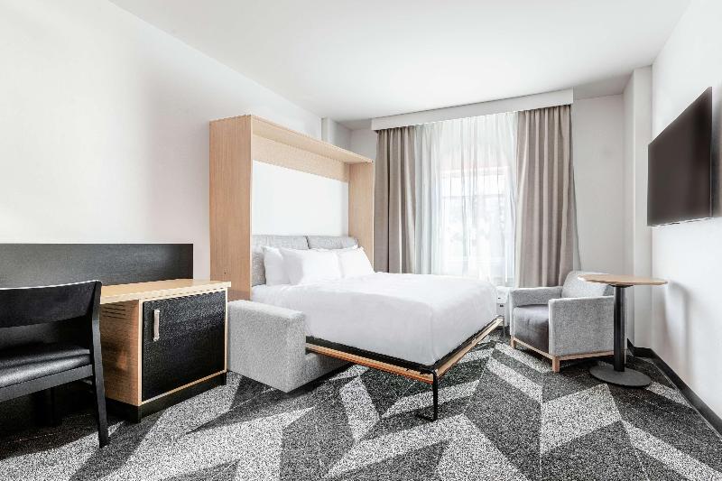 سوئیت با تخت بزرگ, Doubletree By Hilton Quebec Resort