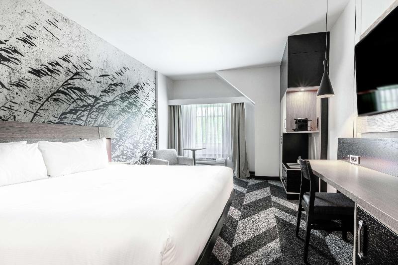 اتاق استاندارد با تخت بزرگ, Doubletree By Hilton Quebec Resort