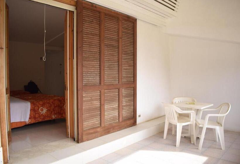 اتاق استاندارد سه نفره, Villa Aurea