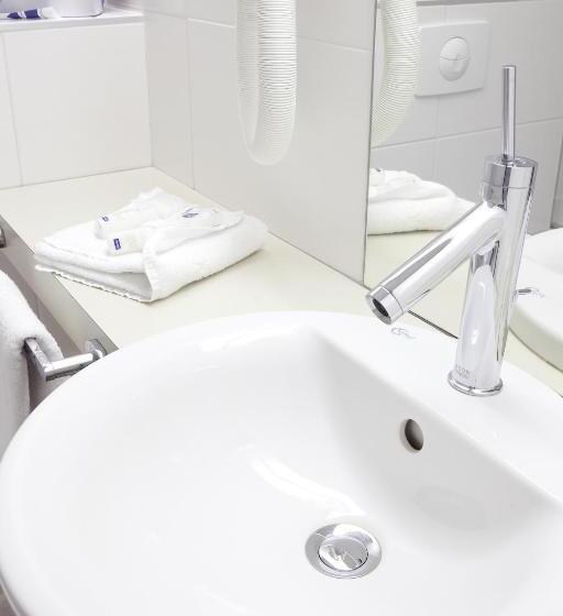 Номер Стандарт, Kyriad Deauville   St Arnoult