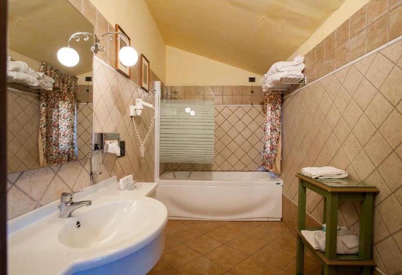 اتاق لوکس, Relais Abbazia Santa Anastasia Resort & Winery
