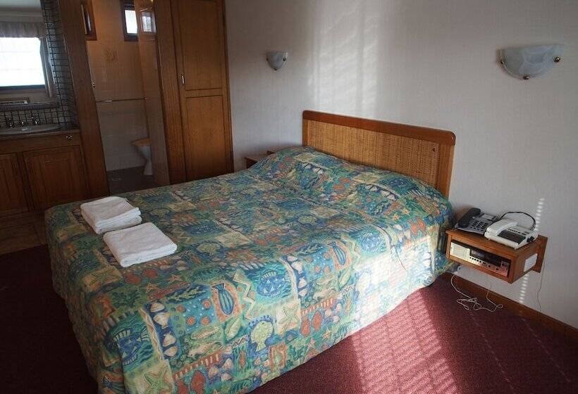 Семейный Номер, Ascot Motor Inn