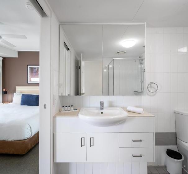 1 Bedroom Apartment River View, Oaks Brisbane On Felix Suites