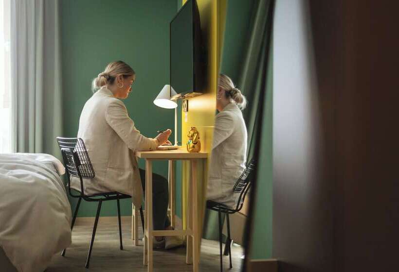 اتاق استاندارد, Holiday Inn   The Niu Tab Dusseldorf Main Station, An Ihg
