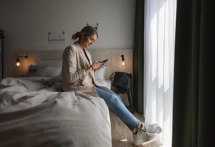 اتاق استاندارد برای معلولان, Holiday Inn   The Niu Tab Dusseldorf Main Station, An Ihg