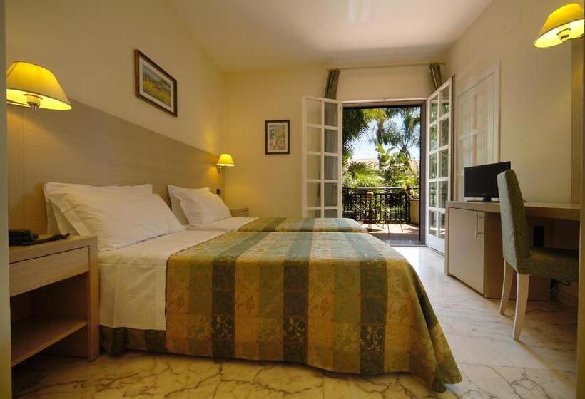 اتاق استاندارد سه نفره, Borgo Verde