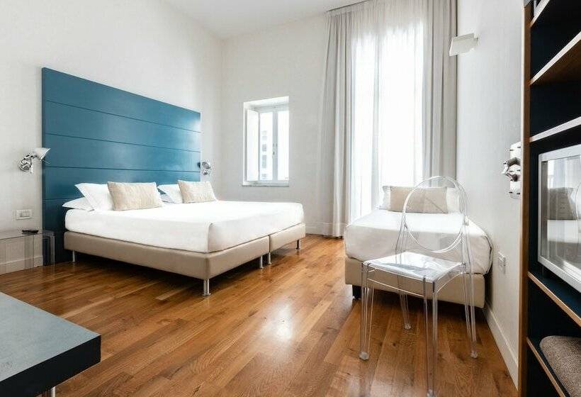 Standard Triple Room, Piazza Bellini & Apartments