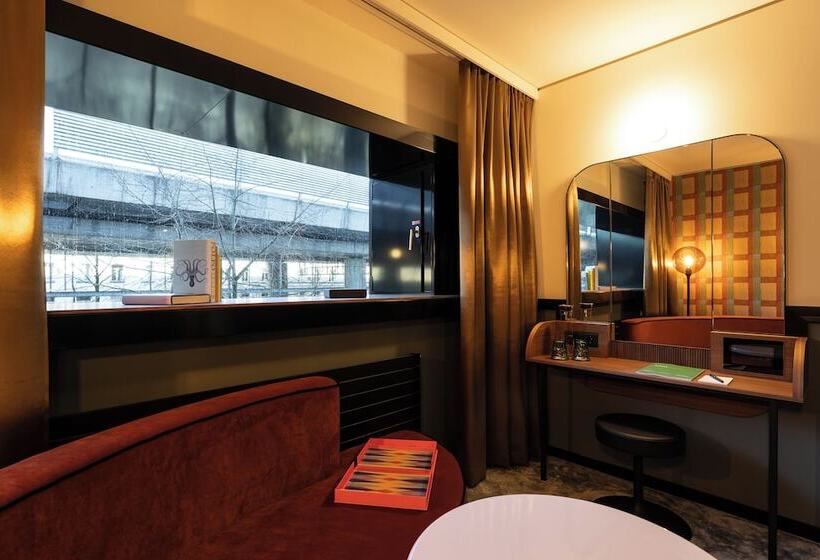 سوییت جونیور, The Home Hotel Zürich   A Member Of Design Hotels