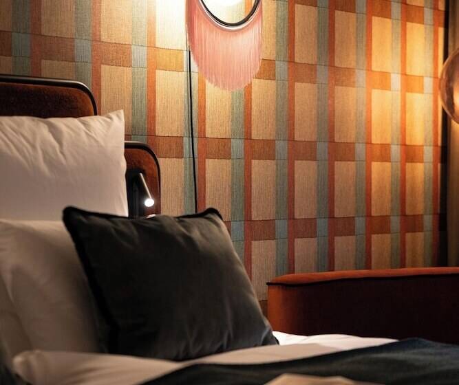 سوییت جونیور, The Home Hotel Zürich   A Member Of Design Hotels