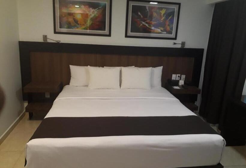 キングサイズベッドのデラックスルーム, Hotel & Suites PF