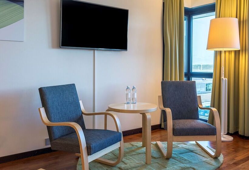 Номер Executive, Hilton Helsinki Airport