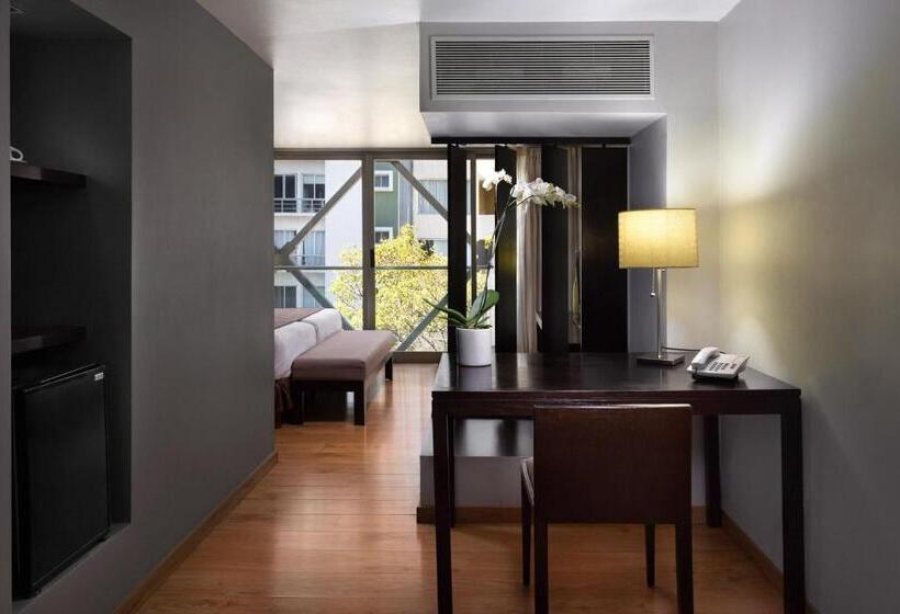 Полулюкс с Балконом, Exe Suites Reforma