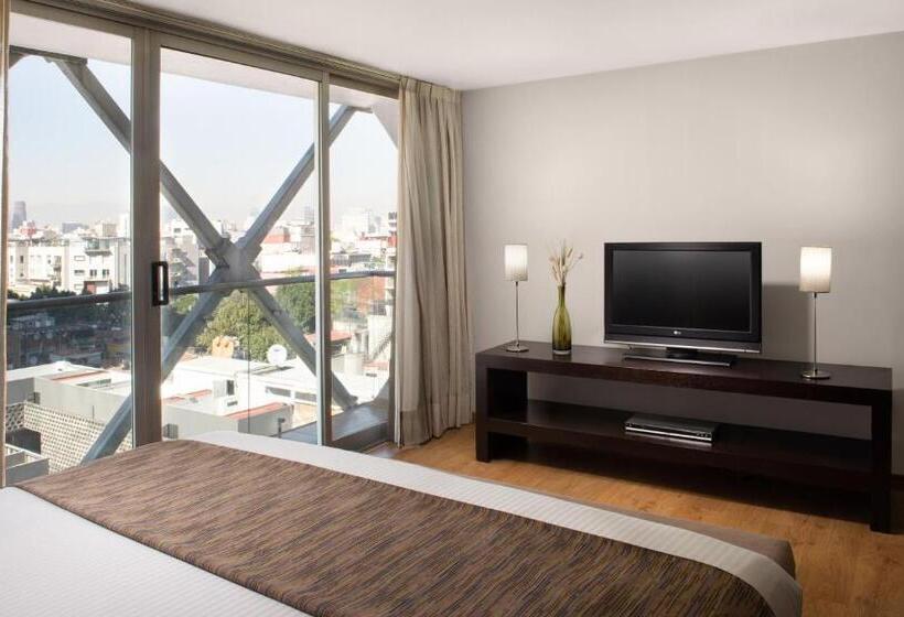Полулюкс с Балконом, Exe Suites Reforma