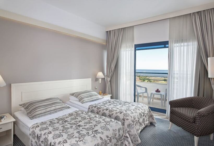 غرفة قياسية مطلّة علي البحر, Sunrise Resort