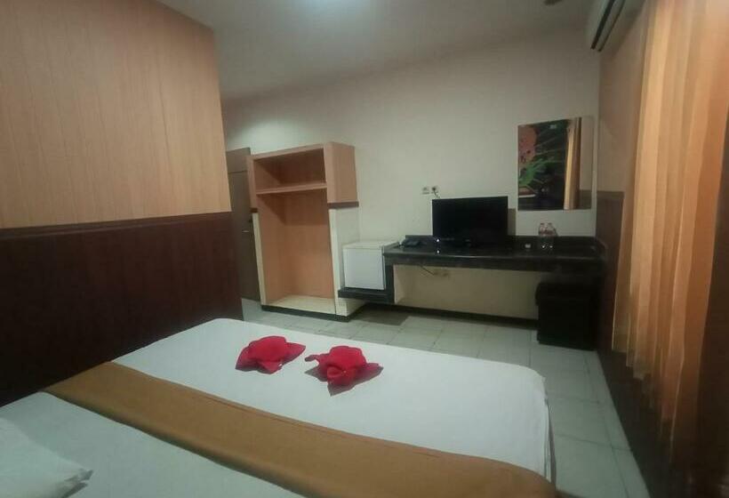 带大床的标准间, Votel Hotel Tulungagung