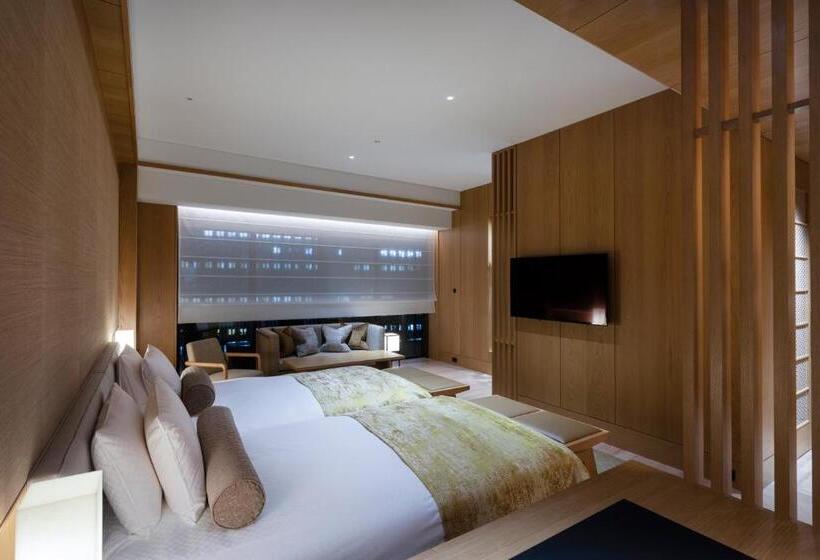 Полулюкс с Видом, The Okura Heritage Tokyo
