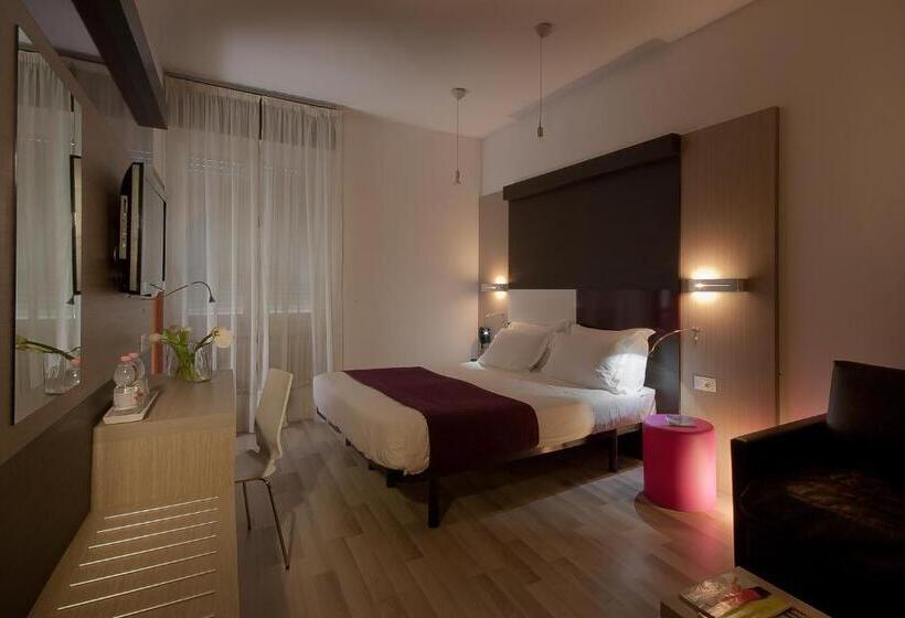 اتاق استاندارد سه نفره, Genius Hotel Downtown