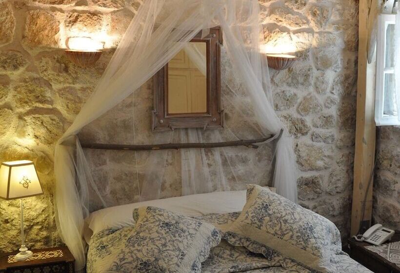 Студия Стандарт, Pavezzo Country Retreat