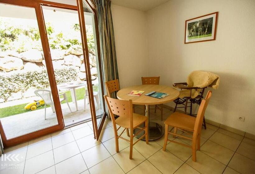 Comfort studio with balcony, Résidence Balcons De La Neste