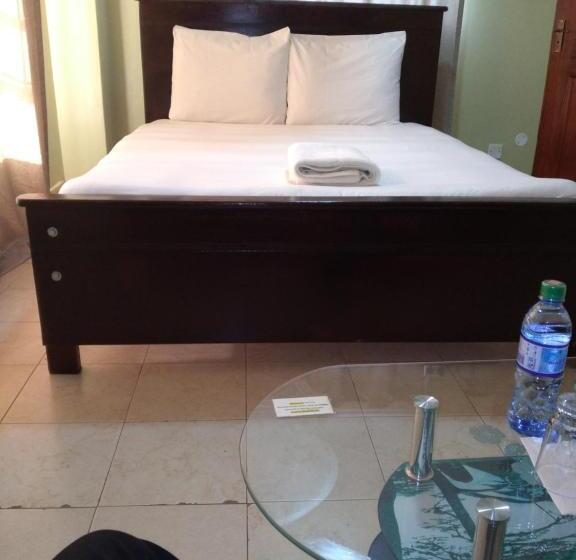 اتاق خانوادگی, Crown Hotel Kericho