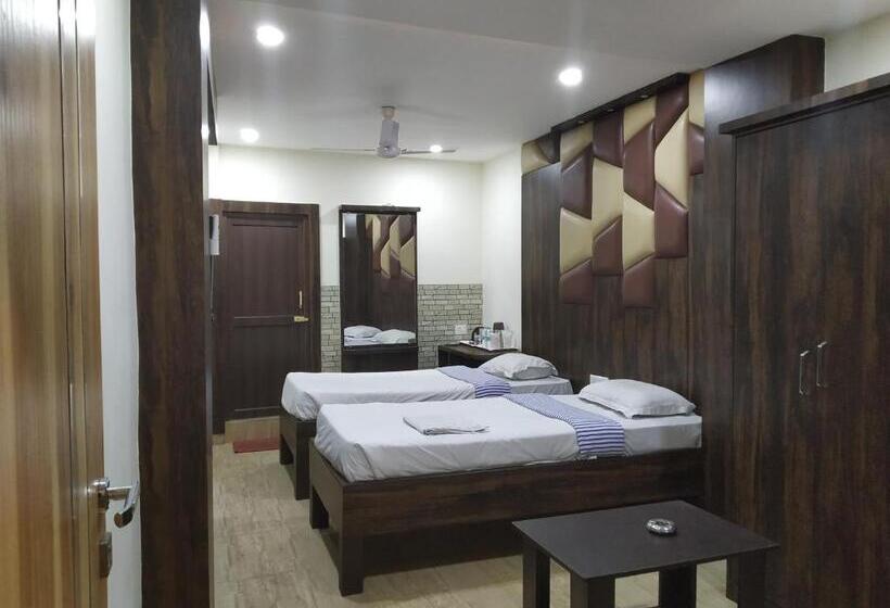 اتاق لوکس, Bikram A Boutique
