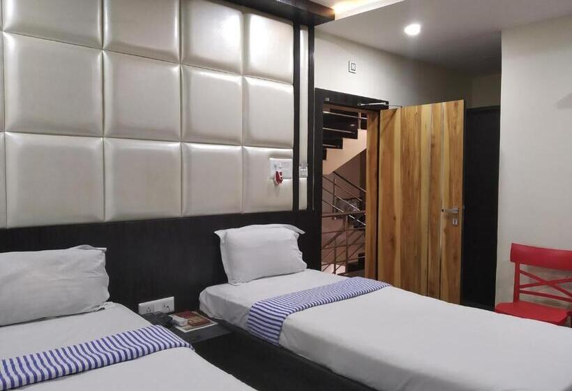 اتاق لوکس, Bikram A Boutique